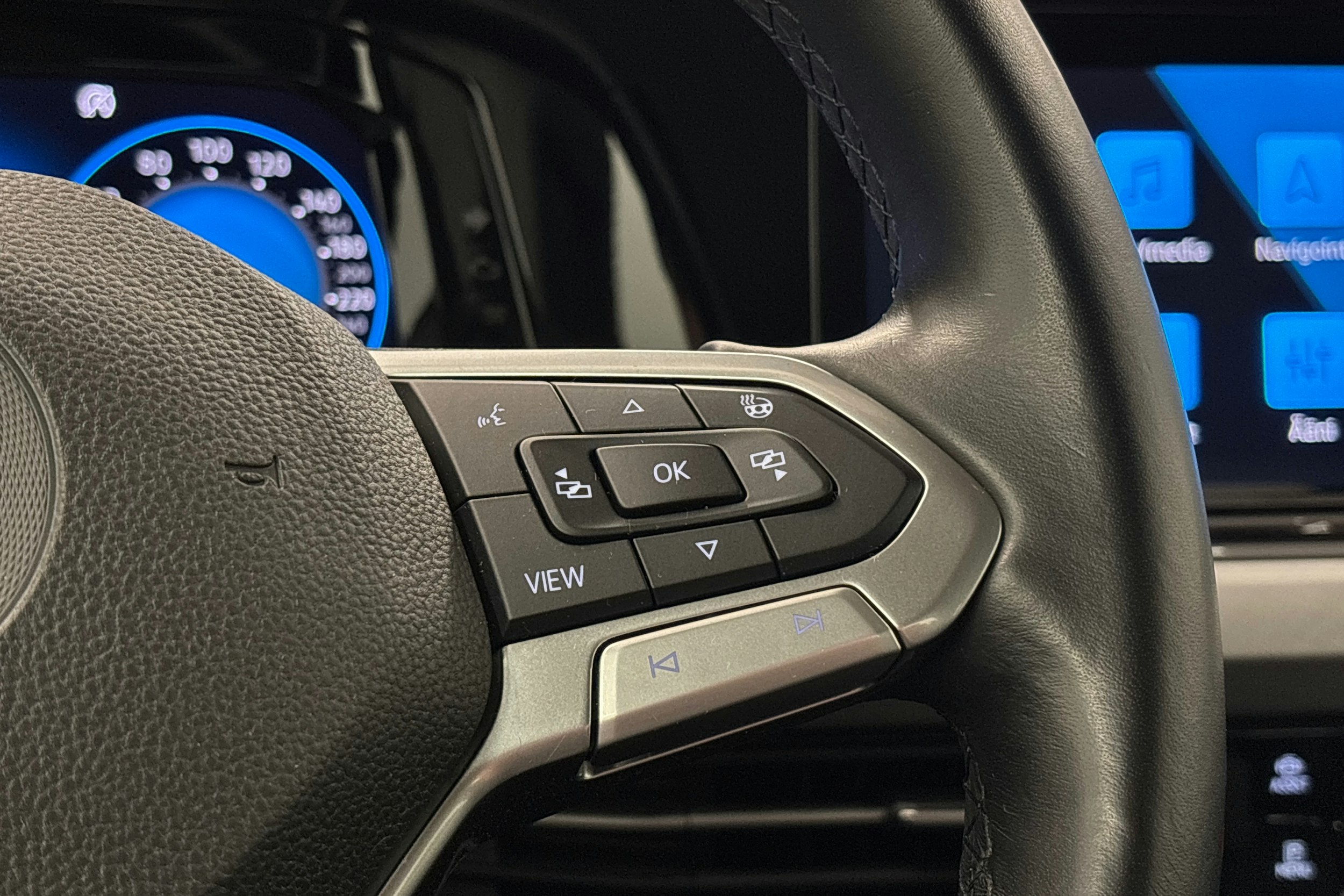 harmaa Volkswagen Golf 2020 kuva 19.