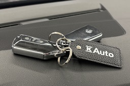 harmaa Volkswagen Golf 2020 kuva 28.