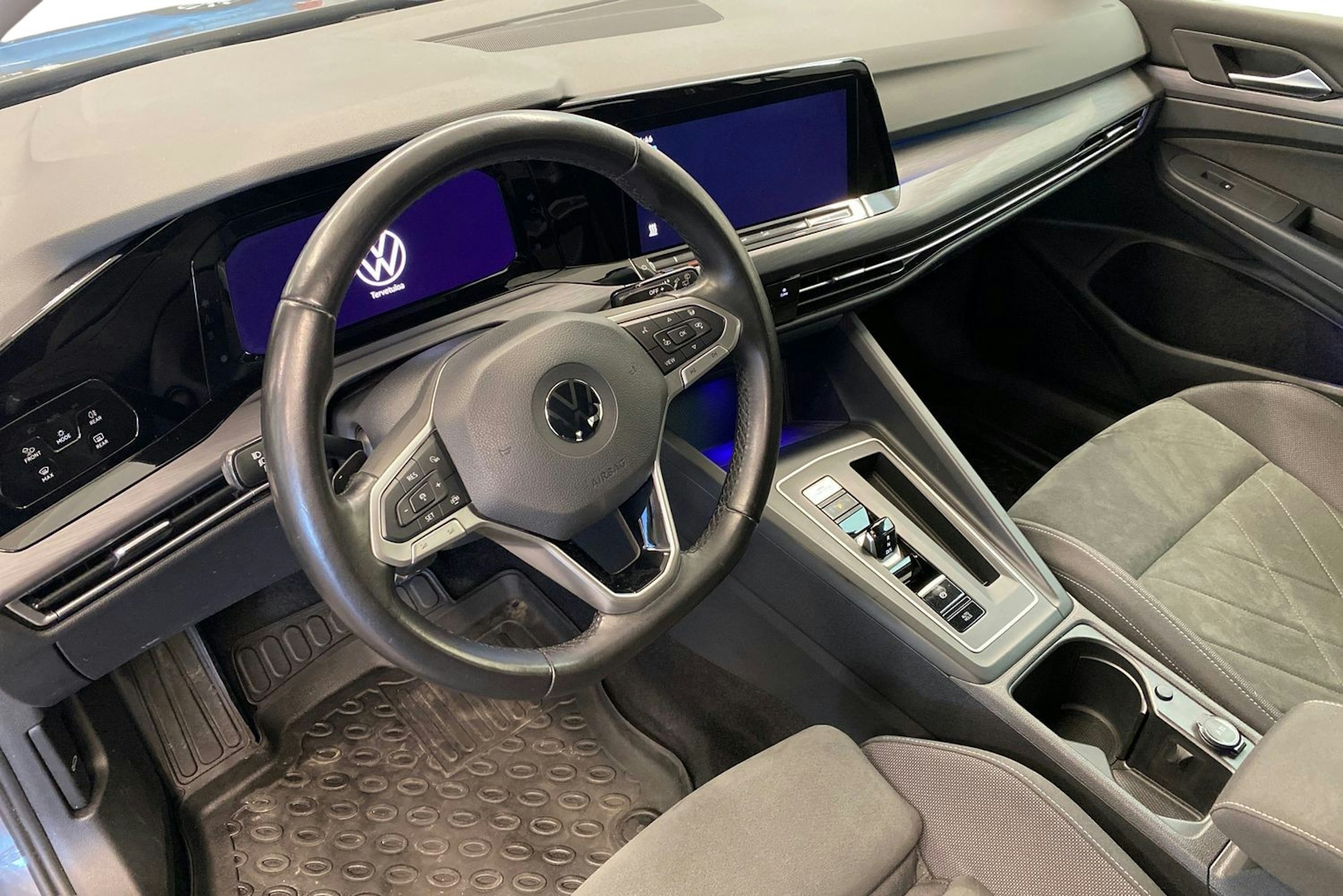 harmaa Volkswagen Golf 2020 kuva 7.