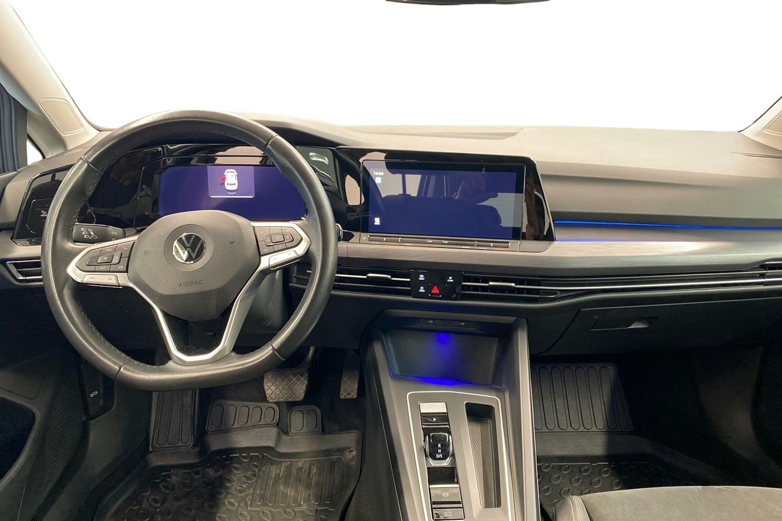 harmaa Volkswagen Golf 2020 kuva 9.
