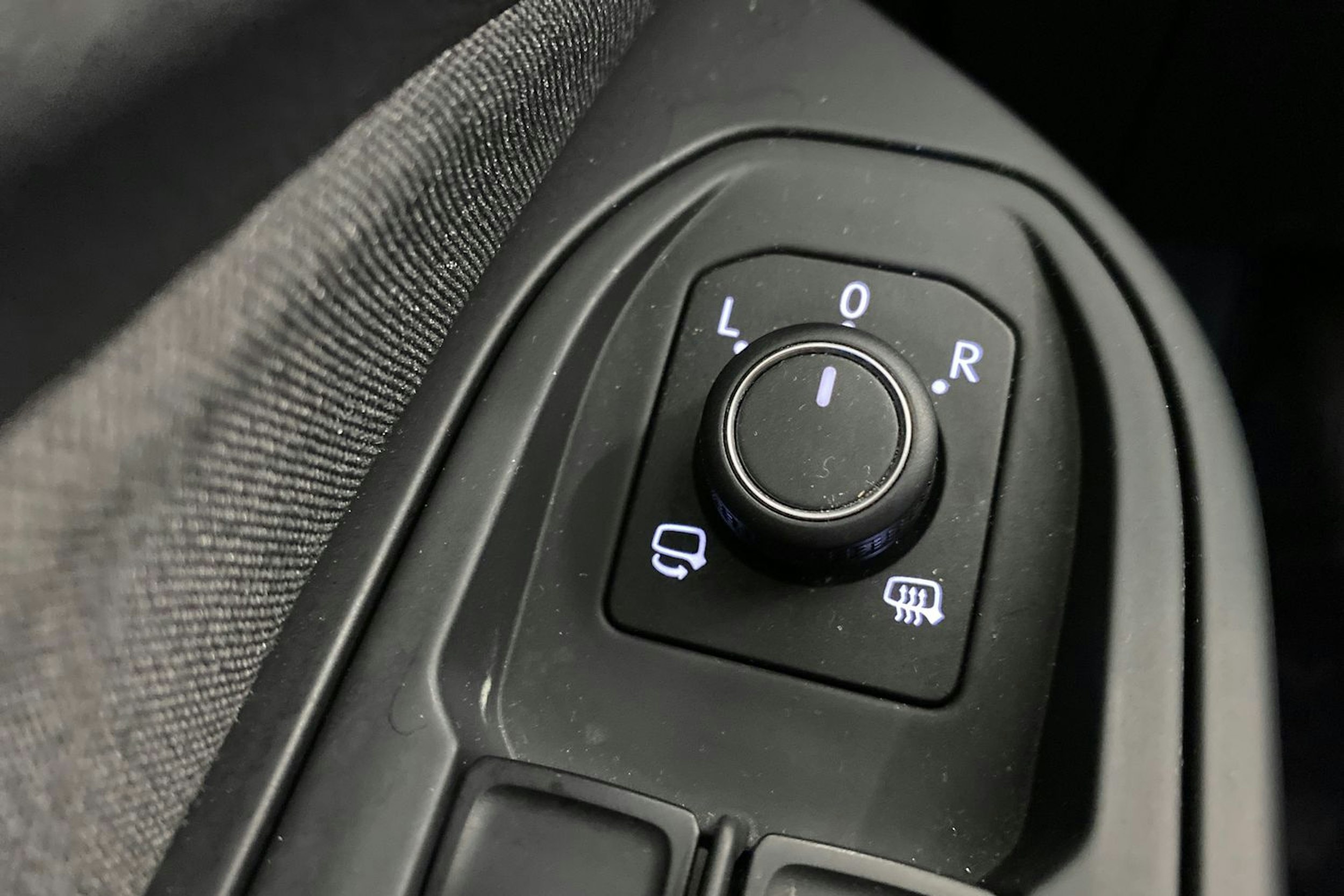 harmaa Volkswagen Golf 2020 kuva 21.