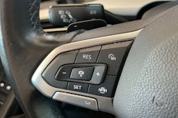 valkoinen Volkswagen Golf 2020 kuva 14.