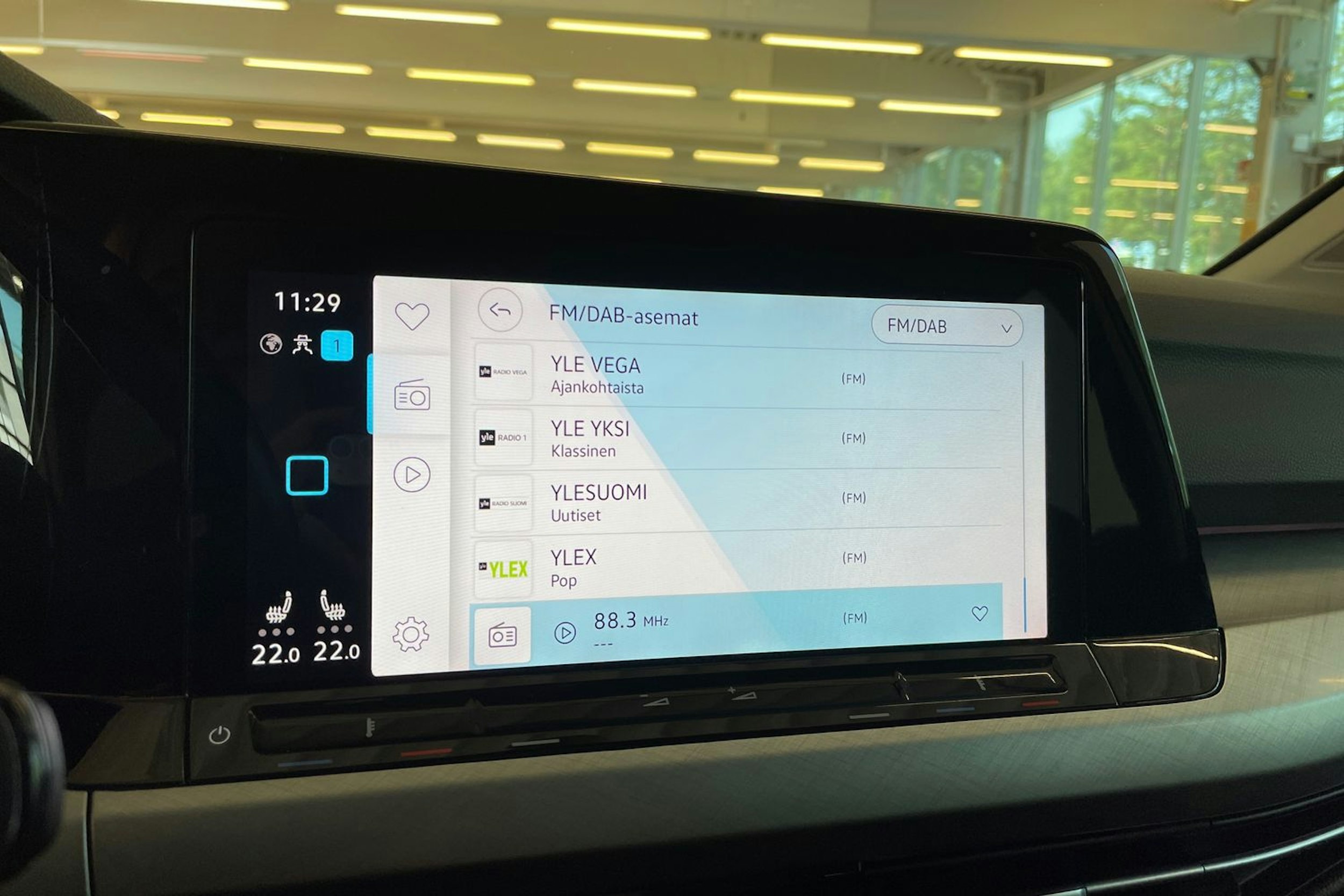 valkoinen Volkswagen Golf 2020 kuva 20.