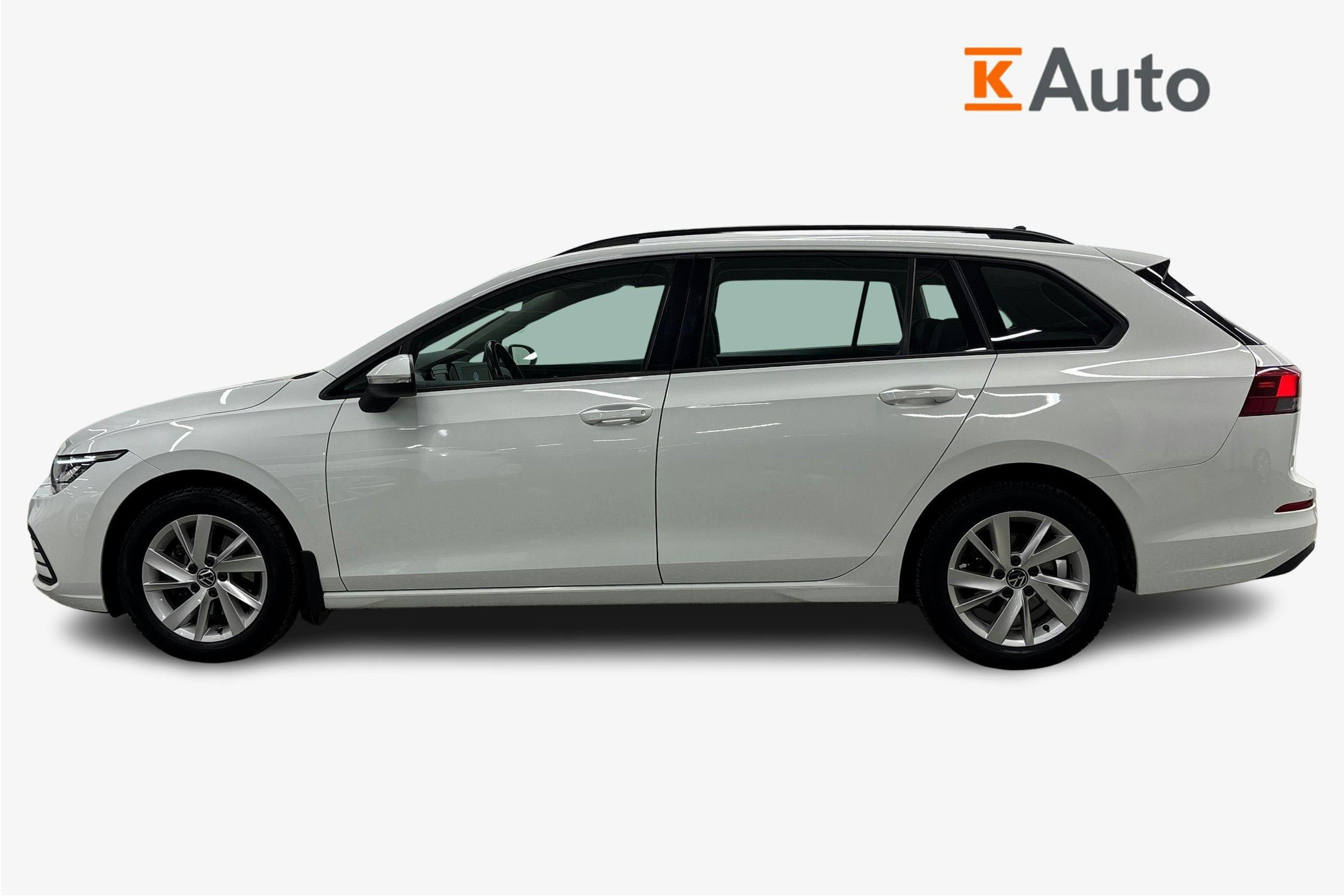 valkoinen Volkswagen Golf 2021 kuva 6.