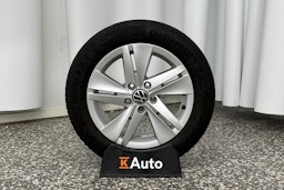 valkoinen Volkswagen Golf 2021 kuva 13.