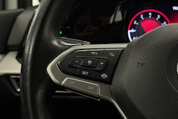 valkoinen Volkswagen Golf 2021 kuva 18.