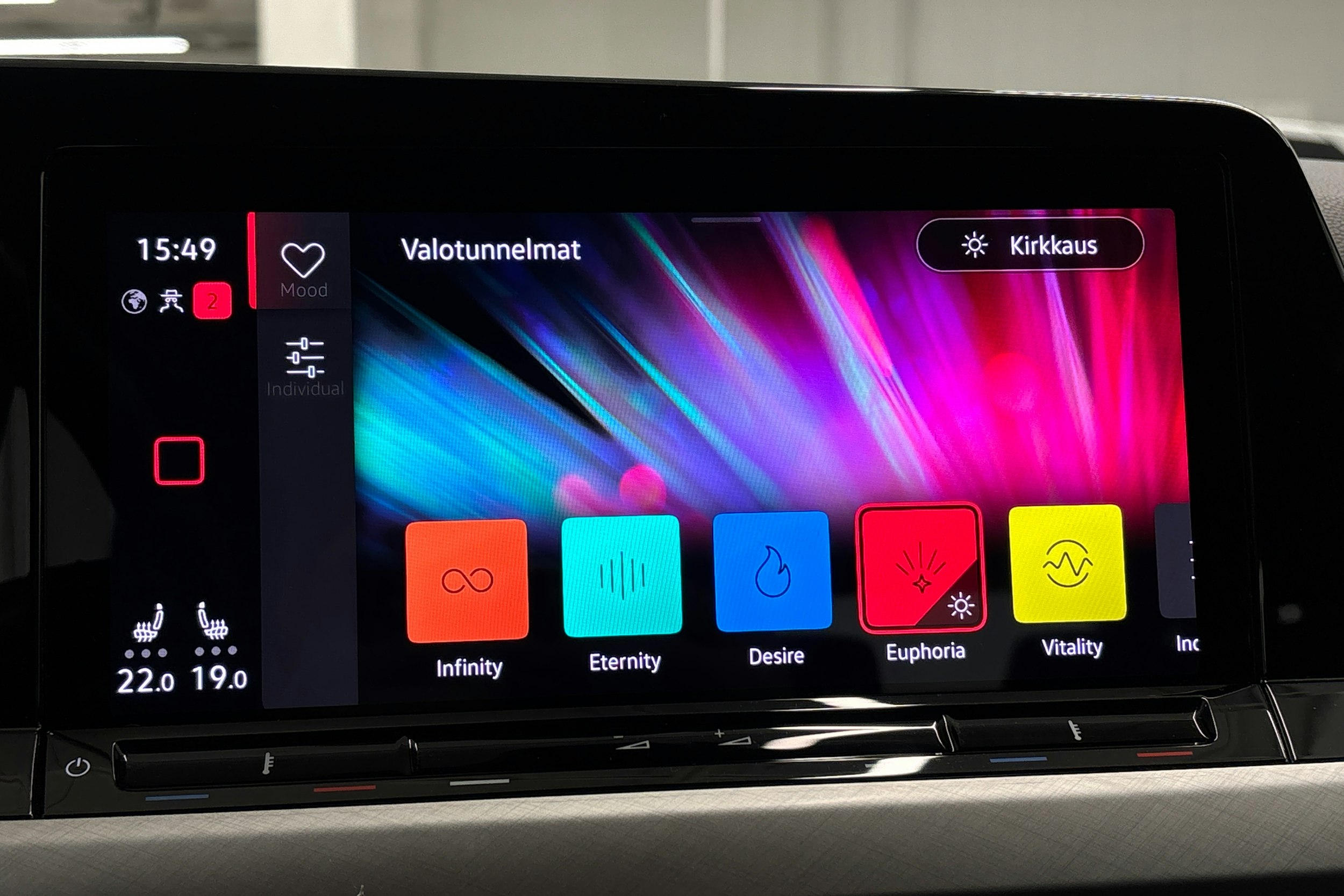 valkoinen Volkswagen Golf 2021 kuva 23.