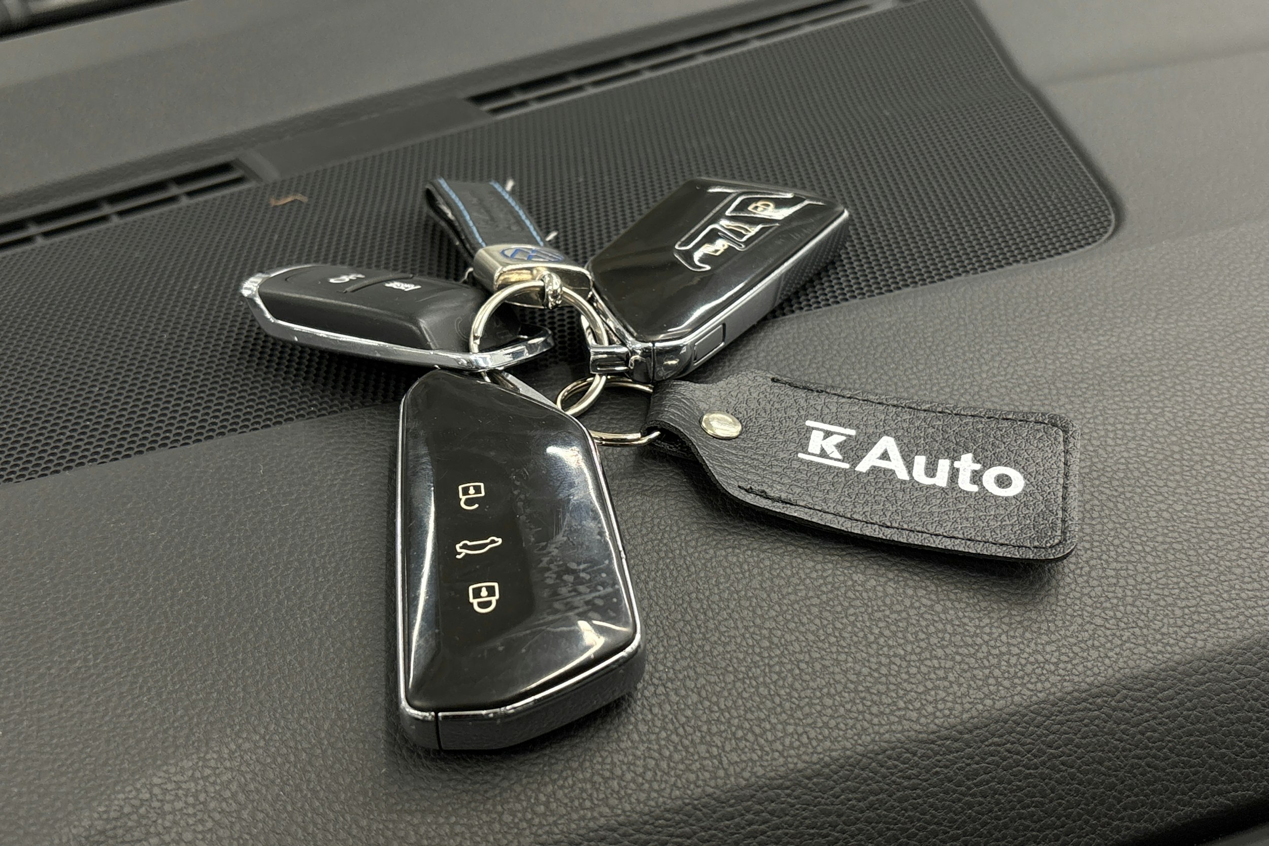 valkoinen Volkswagen Golf 2021 kuva 29.