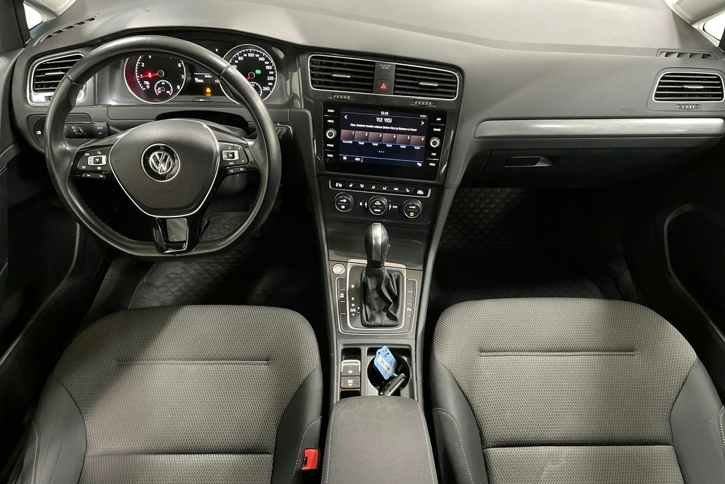 Valkoinen Volkswagen GOLF 2020 kuva 9.