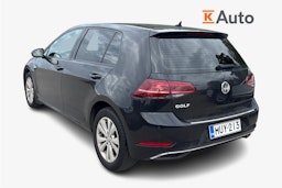 musta Volkswagen Golf 2020 kuva 2.