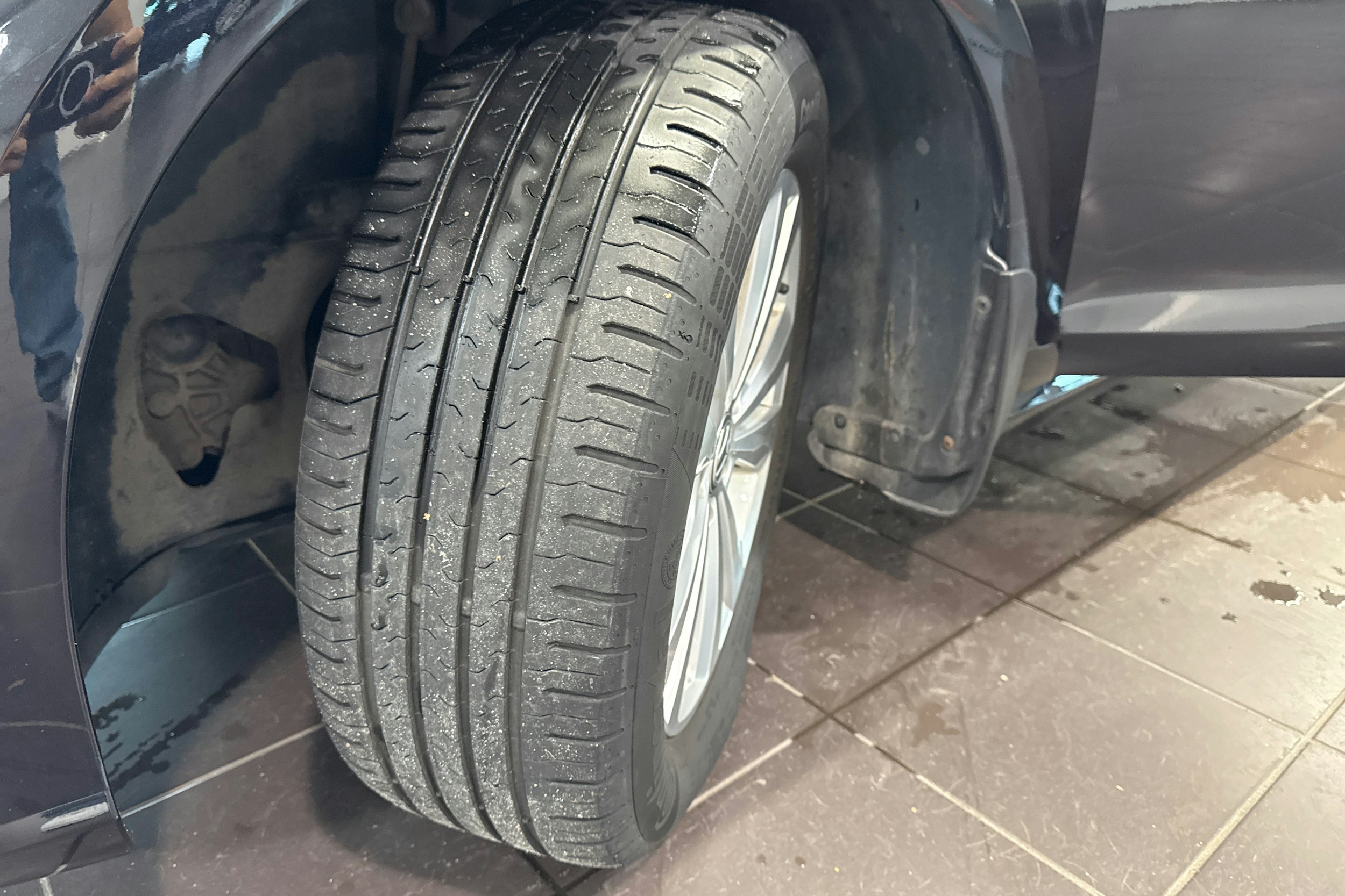 musta Volkswagen Golf 2020 kuva 13.