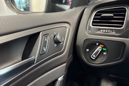 musta Volkswagen Golf 2020 kuva 20.