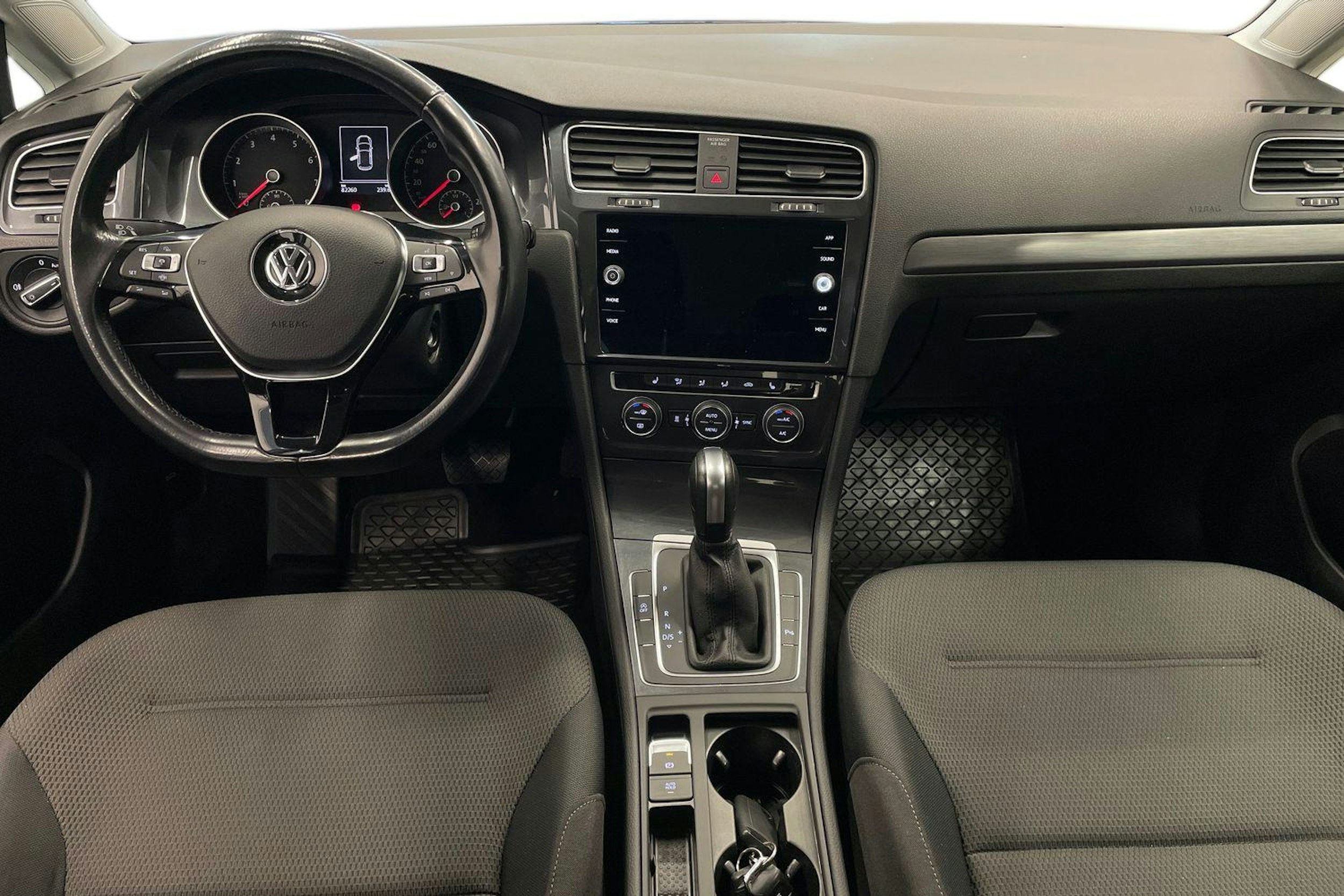 sininen Volkswagen Golf 2020 kuva 7.