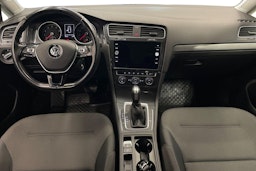sininen Volkswagen Golf 2020 kuva 7.