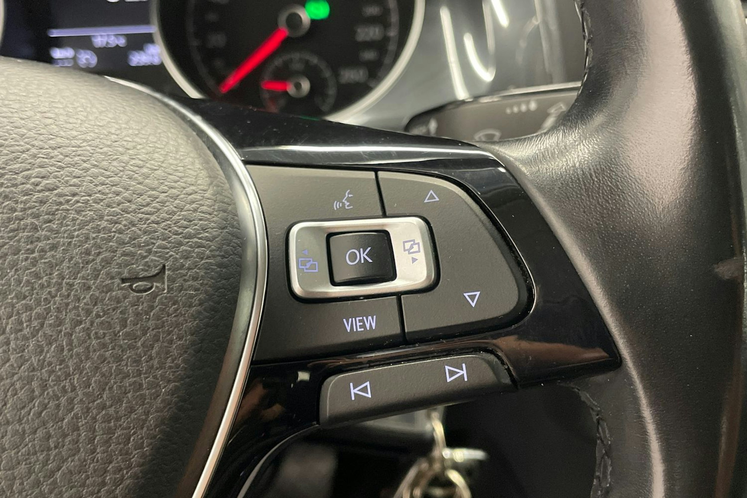 sininen Volkswagen Golf 2020 kuva 15.