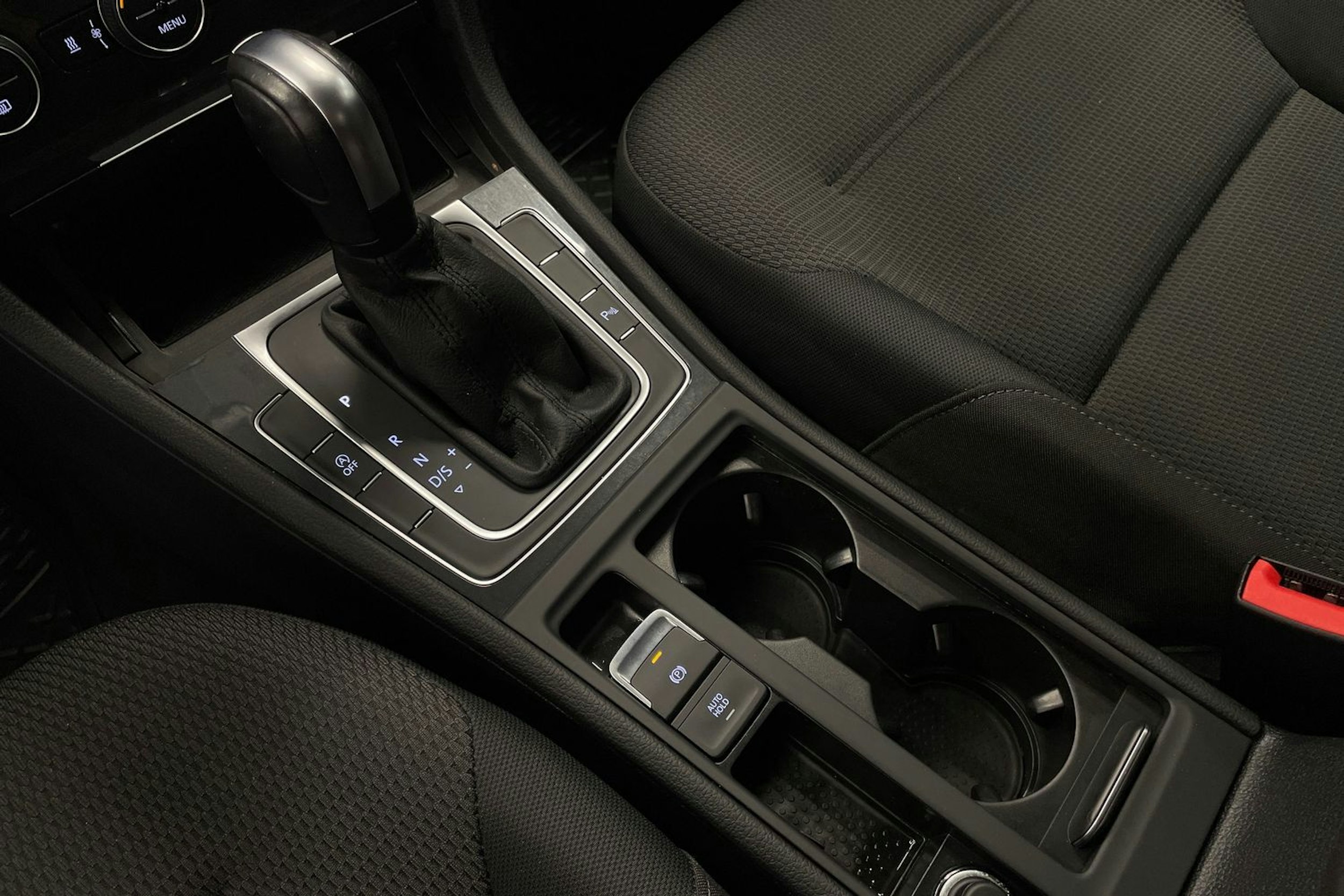 sininen Volkswagen Golf 2020 kuva 16.