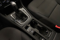 sininen Volkswagen Golf 2020 kuva 16.