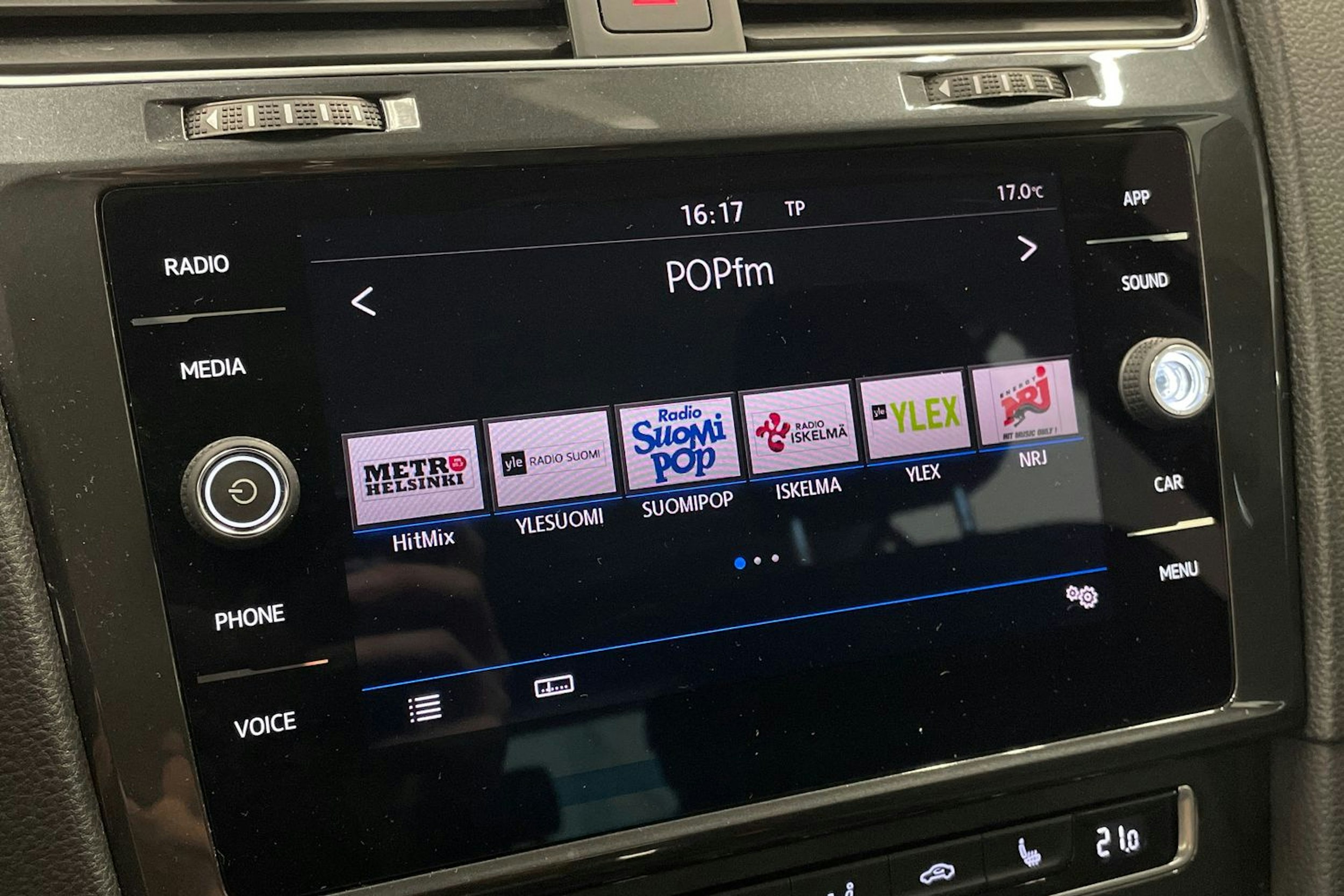 sininen Volkswagen Golf 2020 kuva 18.