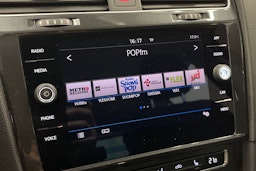 sininen Volkswagen Golf 2020 kuva 18.