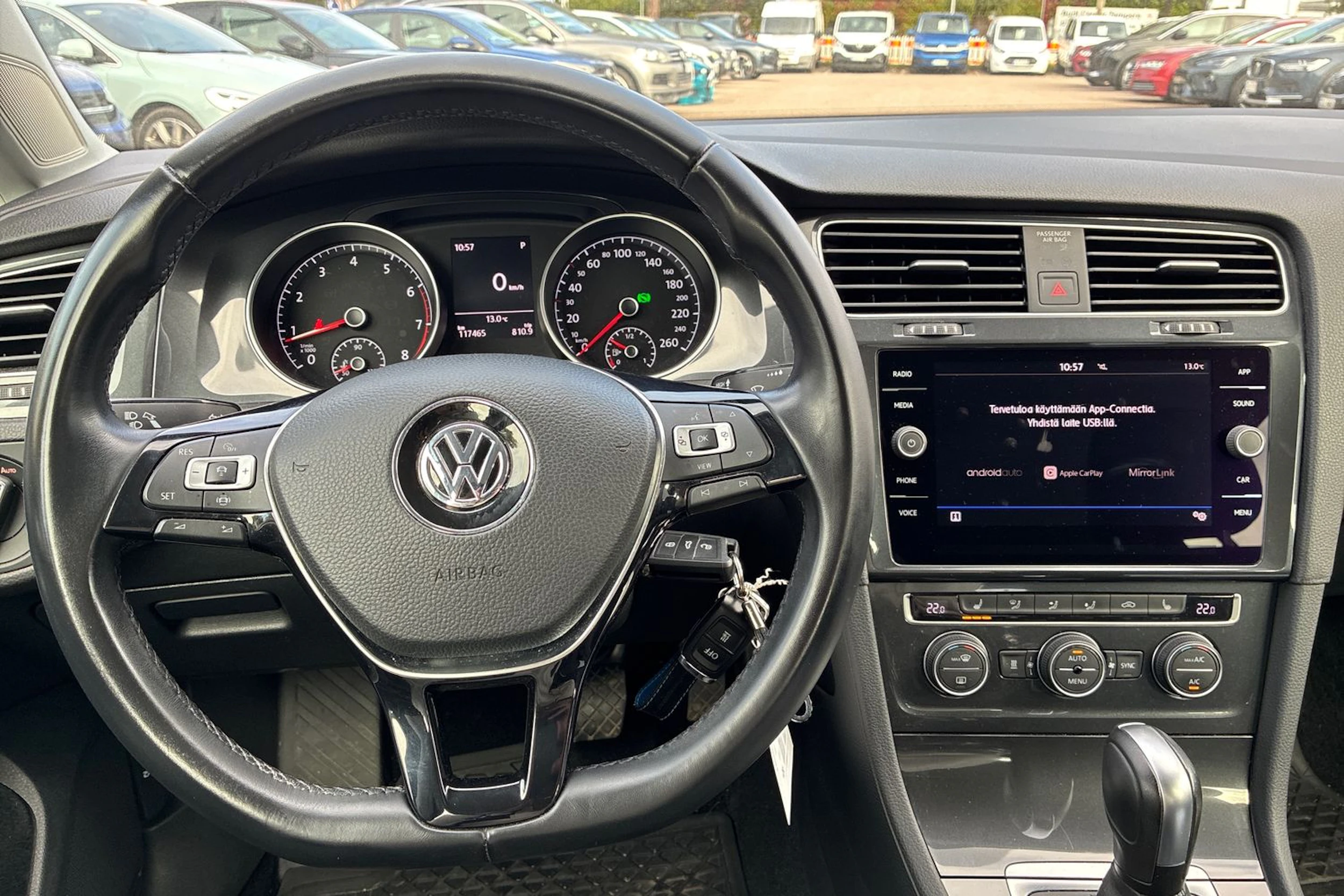 harmaa Volkswagen Golf 2020 kuva 4.