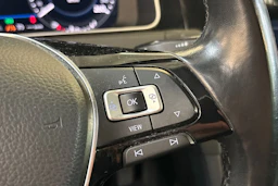 harmaa Volkswagen Golf 2020 kuva 5.