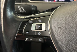 harmaa Volkswagen Golf 2020 kuva 6.