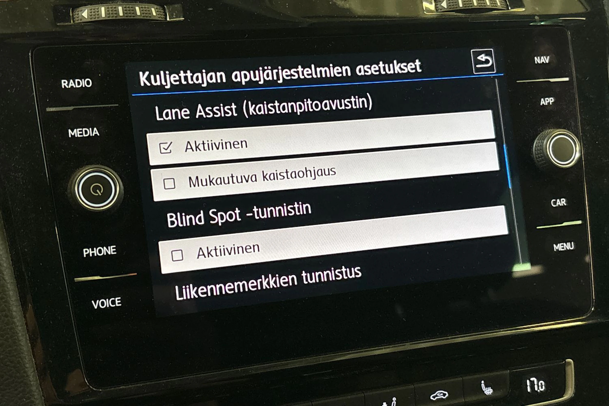 harmaa Volkswagen Golf 2020 kuva 9.