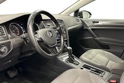 harmaa Volkswagen Golf 2020 kuva 7.