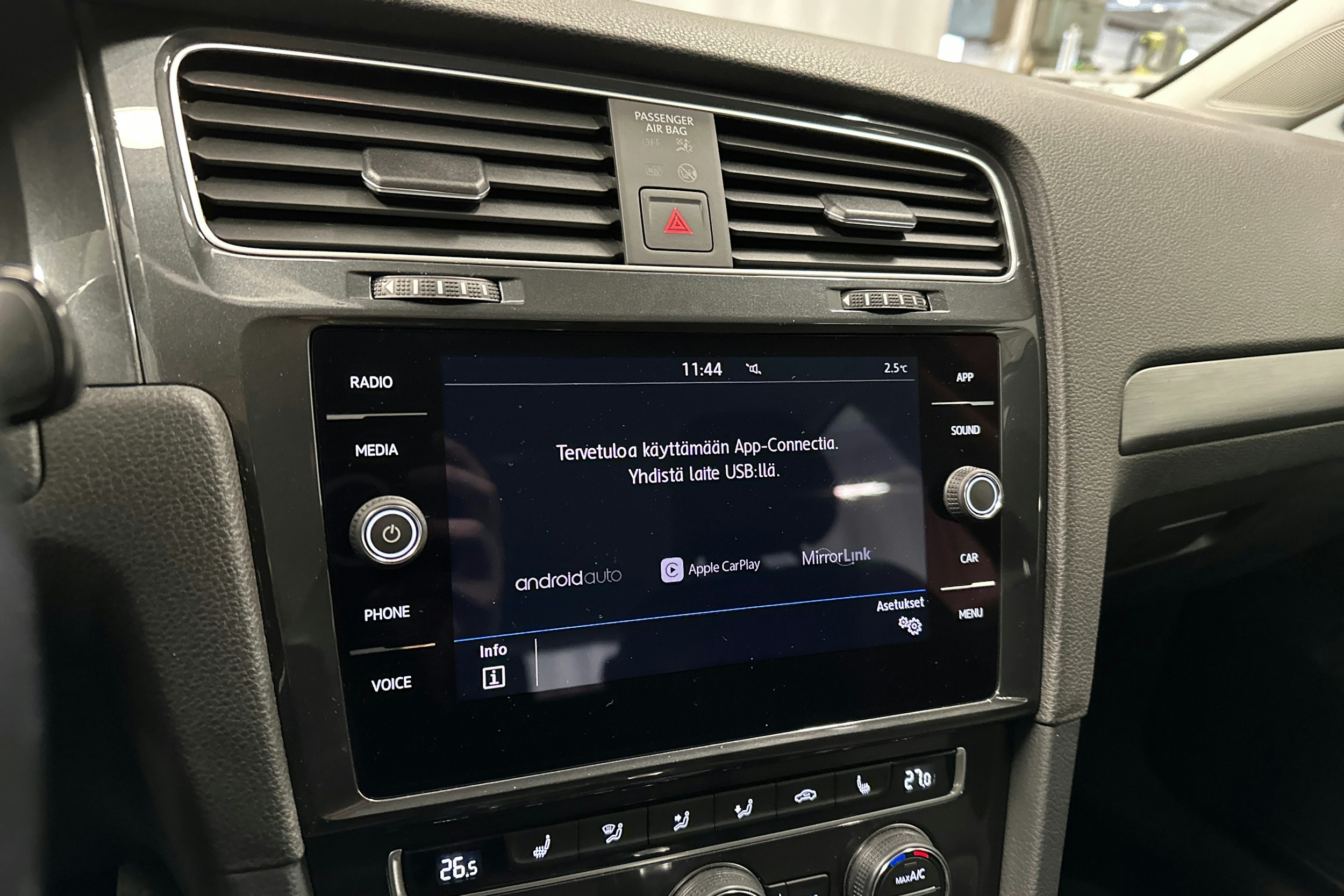 harmaa Volkswagen Golf 2020 kuva 20.