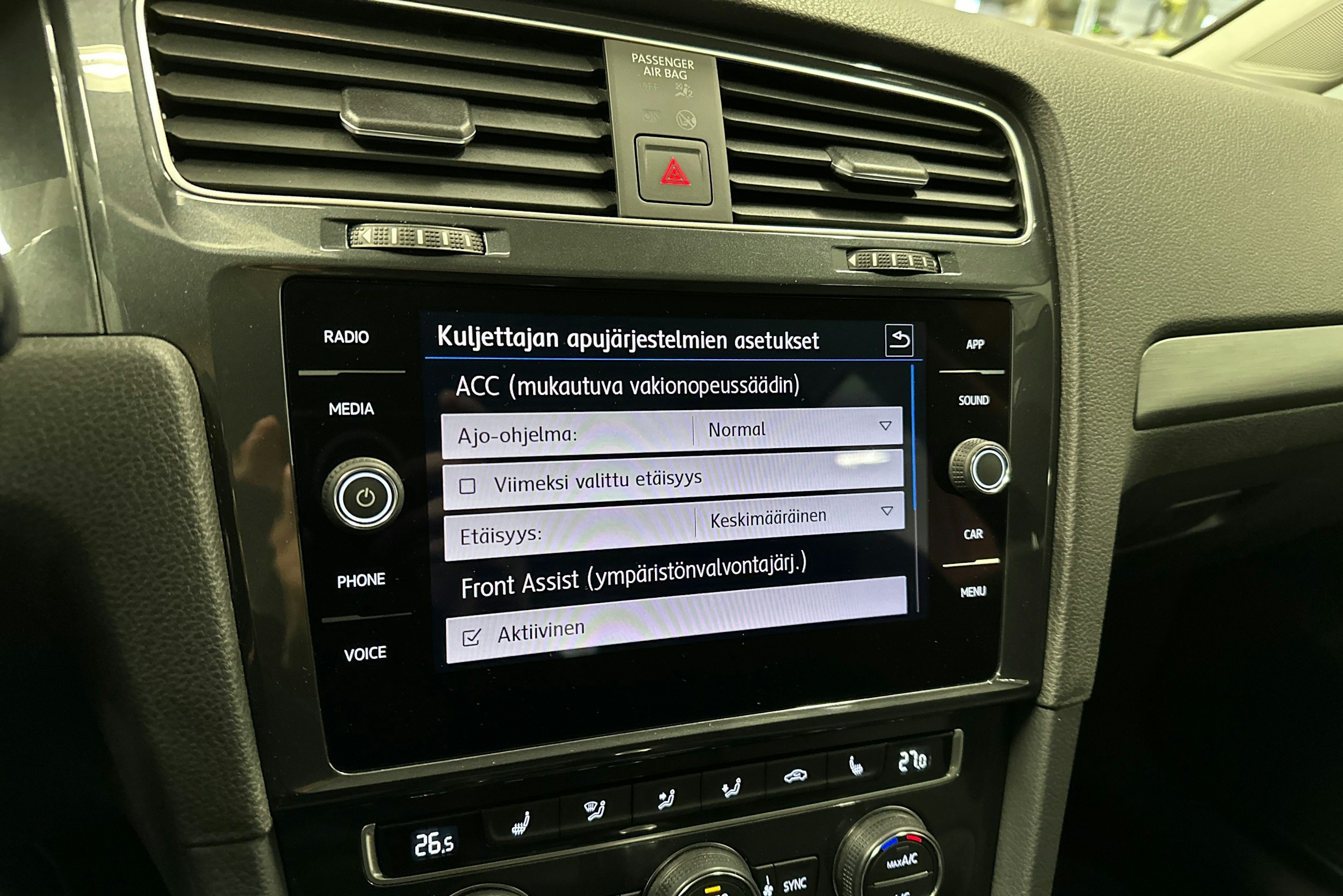 harmaa Volkswagen Golf 2020 kuva 21.