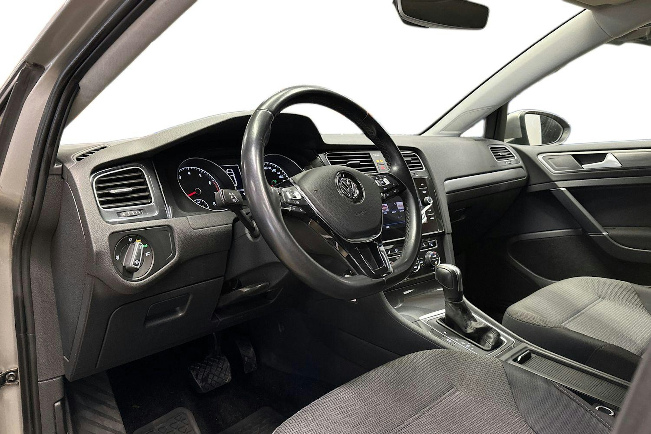 Harmaa Volkswagen GOLF 2020 kuva 7.