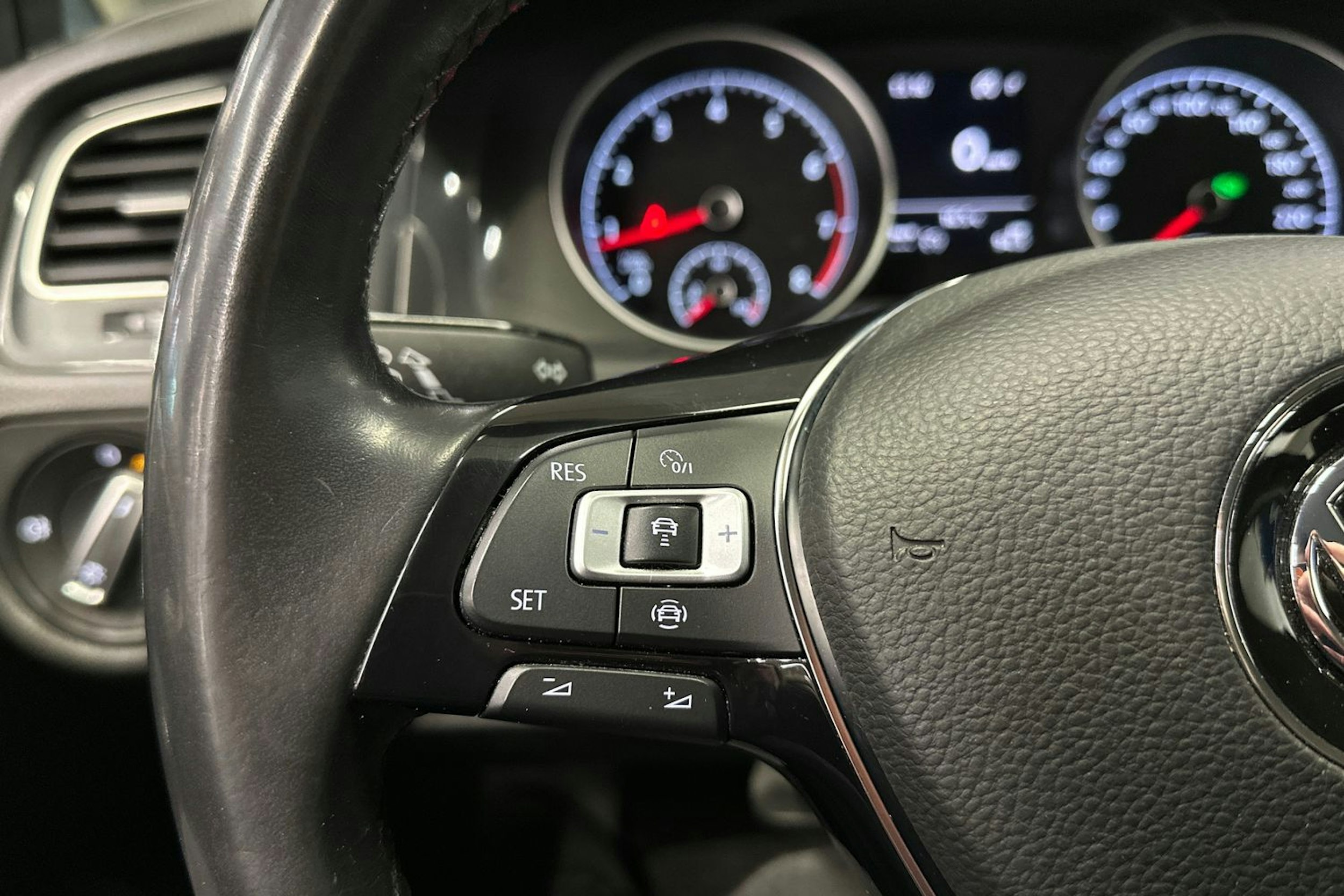 Harmaa Volkswagen GOLF 2020 kuva 23.