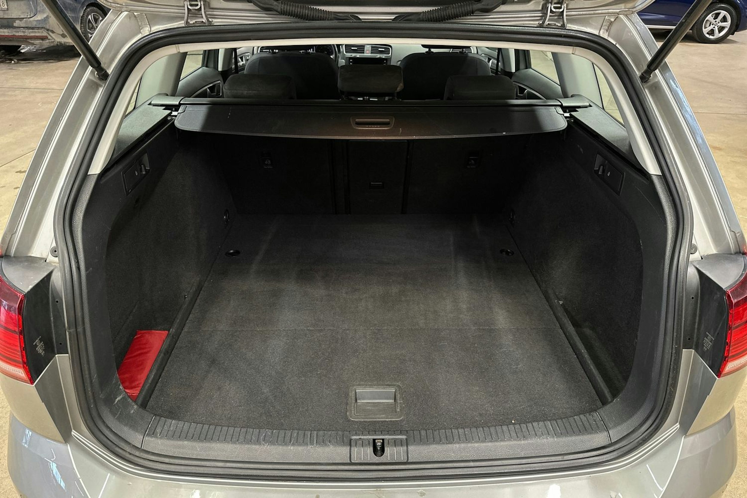 Harmaa Volkswagen GOLF 2020 kuva 28.