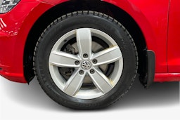 punainen Volkswagen Golf 2020 kuva 11.