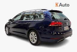 sininen Volkswagen Golf 2020 kuva 2.