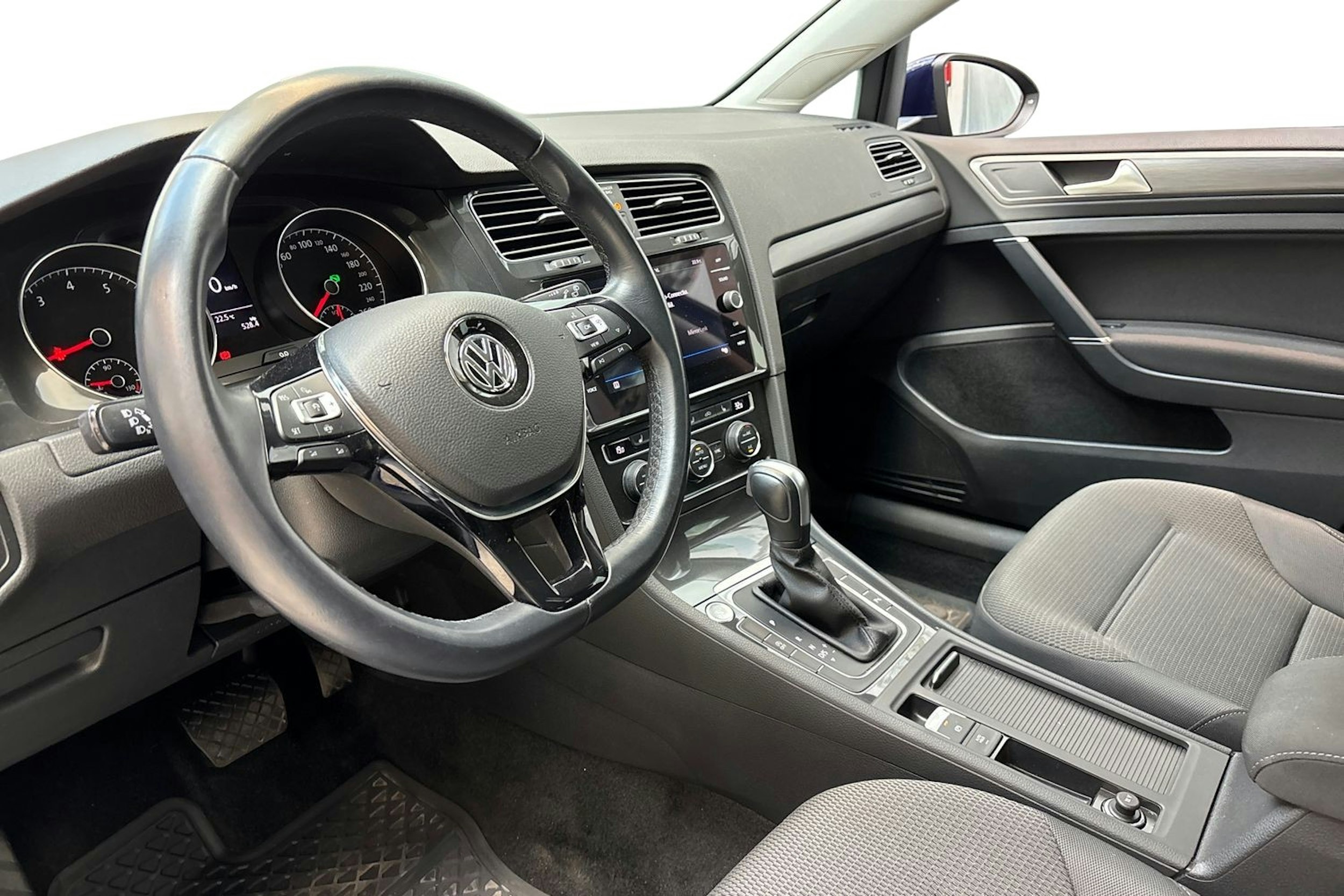 sininen Volkswagen Golf 2020 kuva 7.