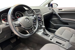 sininen Volkswagen Golf 2020 kuva 7.