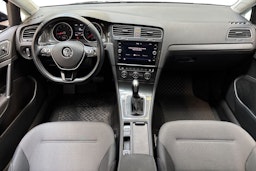 sininen Volkswagen Golf 2020 kuva 9.