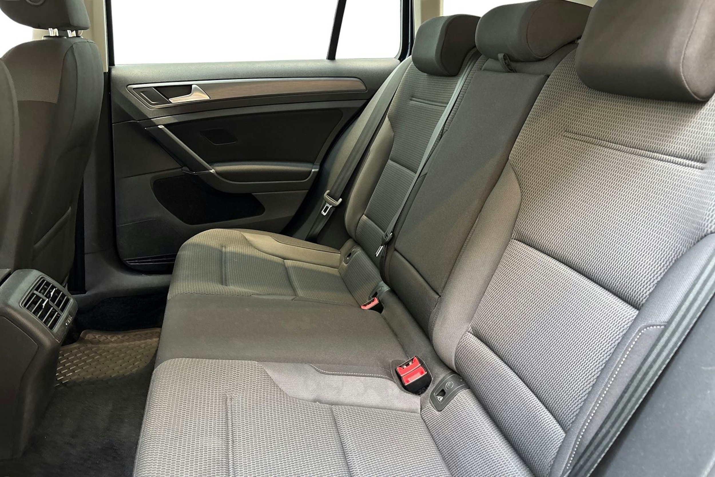sininen Volkswagen Golf 2020 kuva 10.