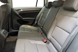 sininen Volkswagen Golf 2020 kuva 10.