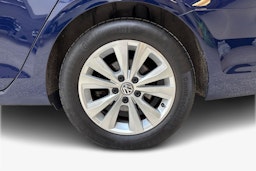 sininen Volkswagen Golf 2020 kuva 11.