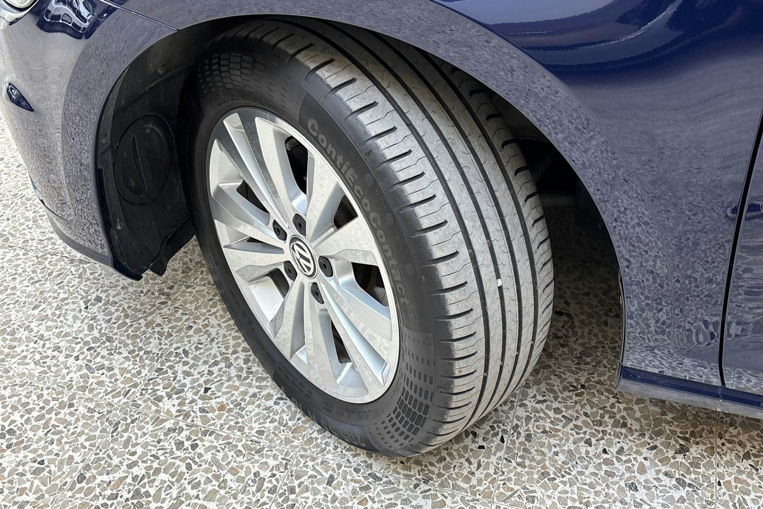 sininen Volkswagen Golf 2020 kuva 13.