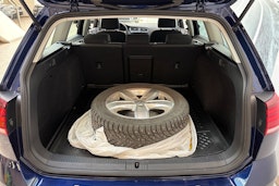 sininen Volkswagen Golf 2020 kuva 15.