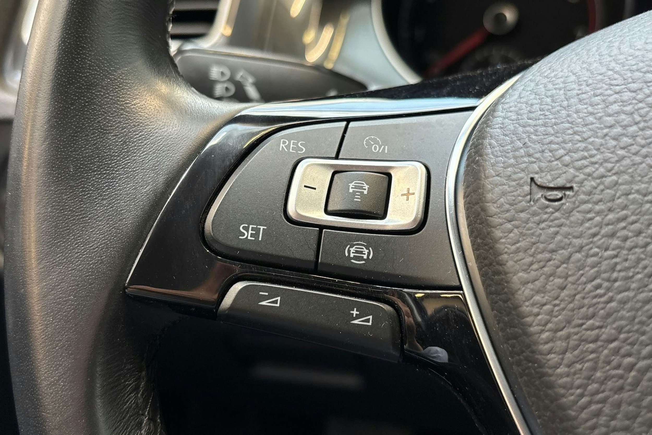sininen Volkswagen Golf 2020 kuva 19.