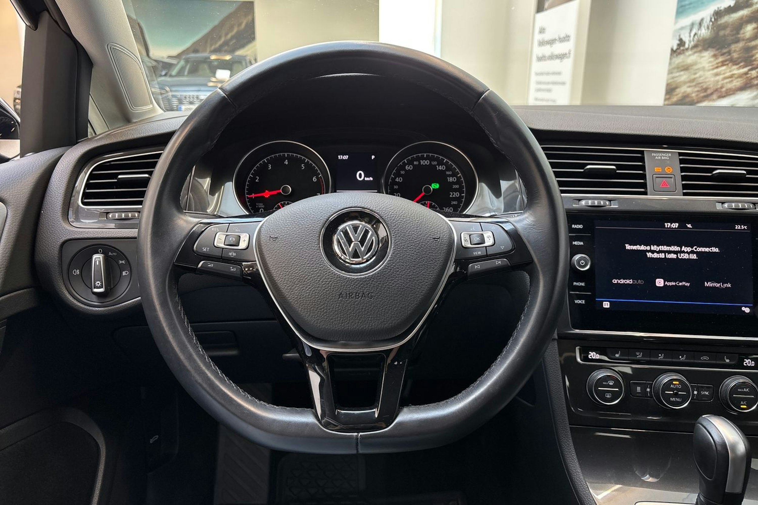 sininen Volkswagen Golf 2020 kuva 21.