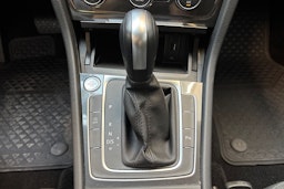 sininen Volkswagen Golf 2020 kuva 29.