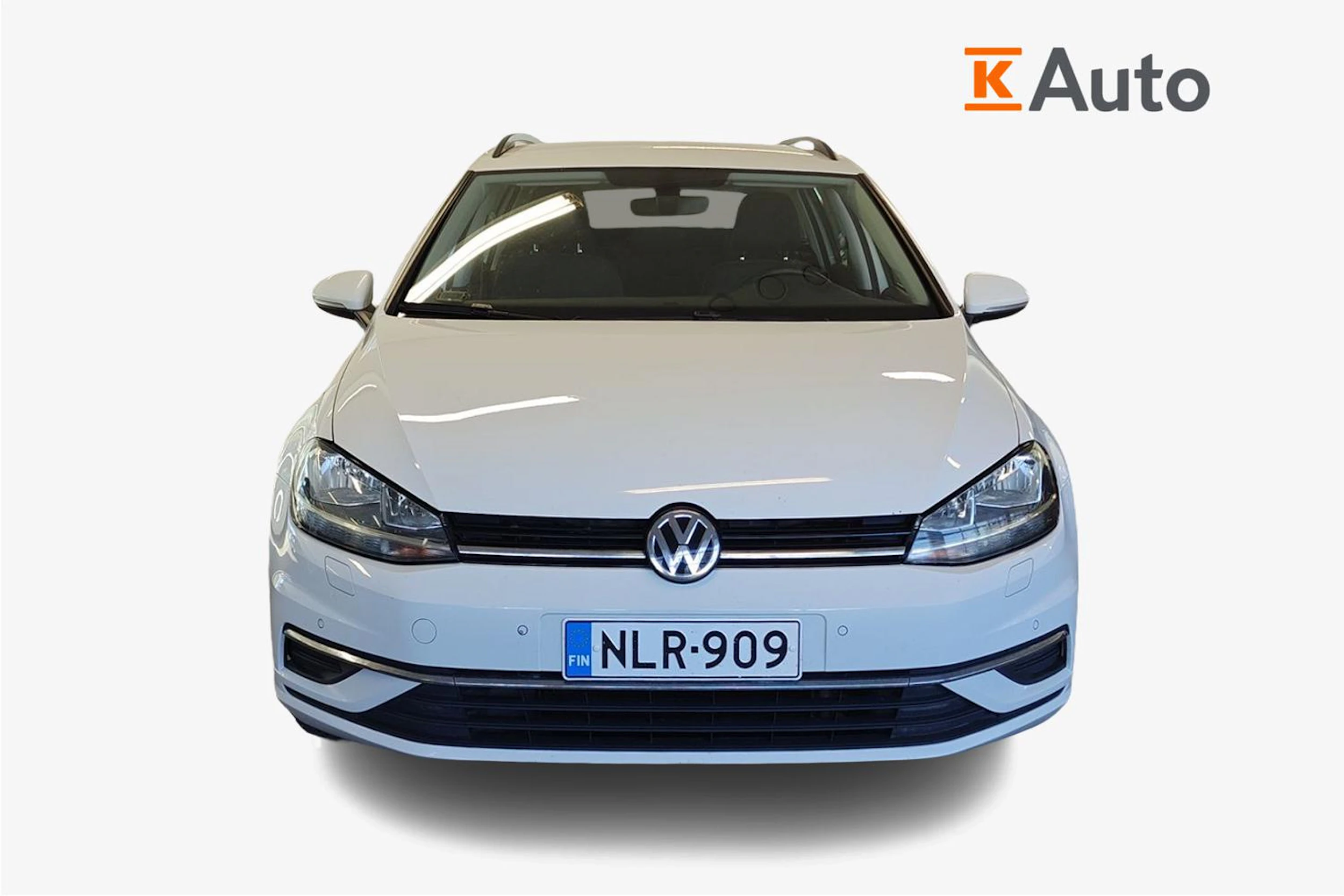 valkoinen Volkswagen Golf 2020 kuva 4.