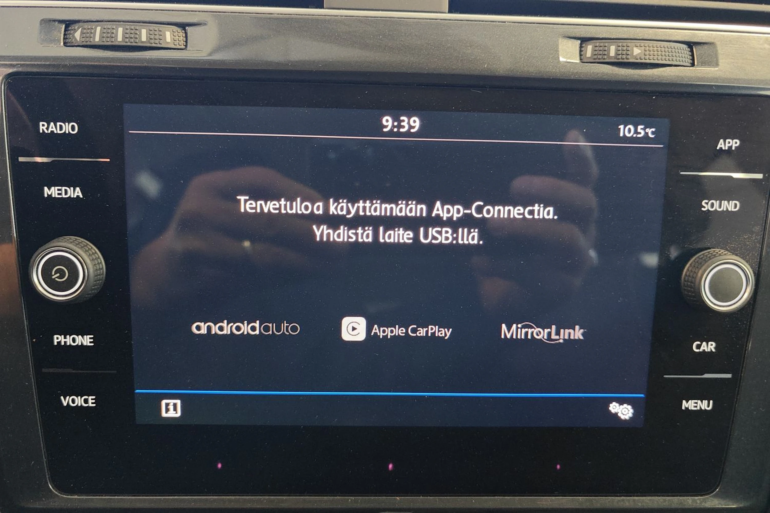valkoinen Volkswagen Golf 2020 kuva 13.