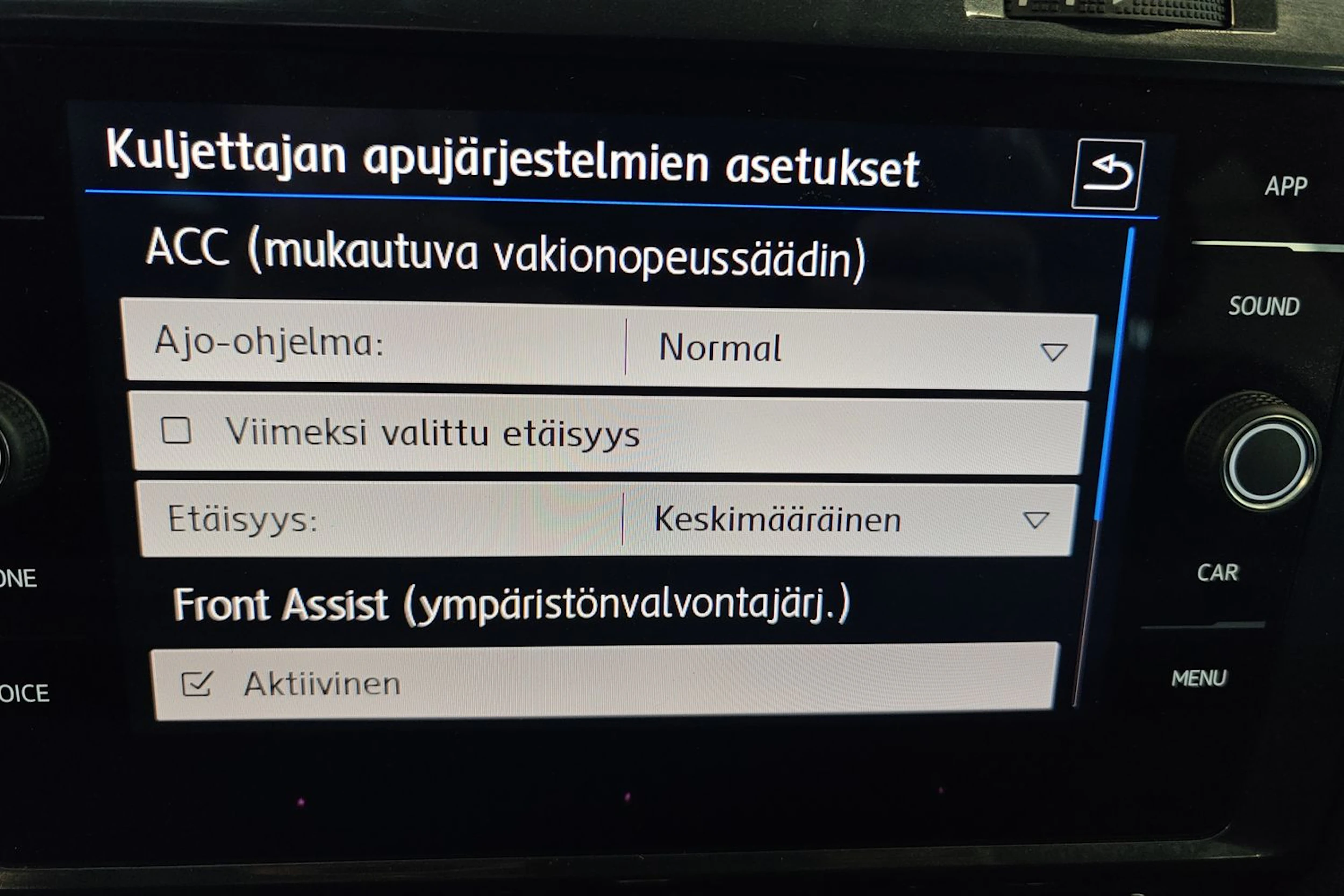 valkoinen Volkswagen Golf 2020 kuva 15.