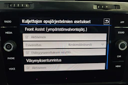 valkoinen Volkswagen Golf 2020 kuva 16.